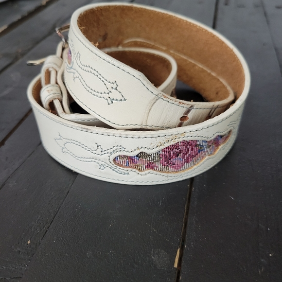 Vintage Accessories - Silver Creek Collection Vintage Genuine Leather White Belt Size 32 Floral Inset